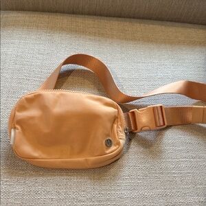 Lululemon everywhere belt bag